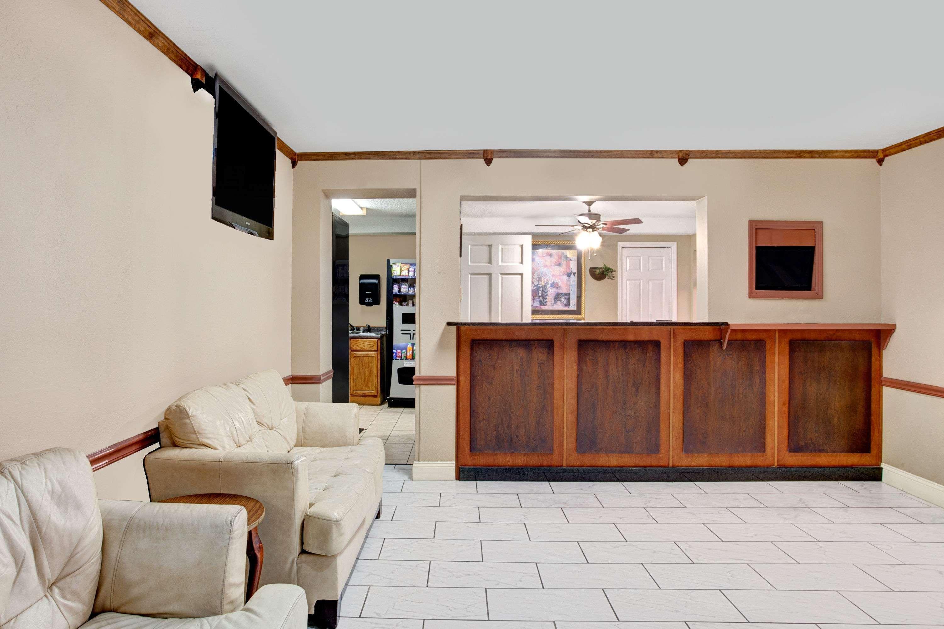 Super 8 By Wyndham West Memphis Hotel Exterior photo